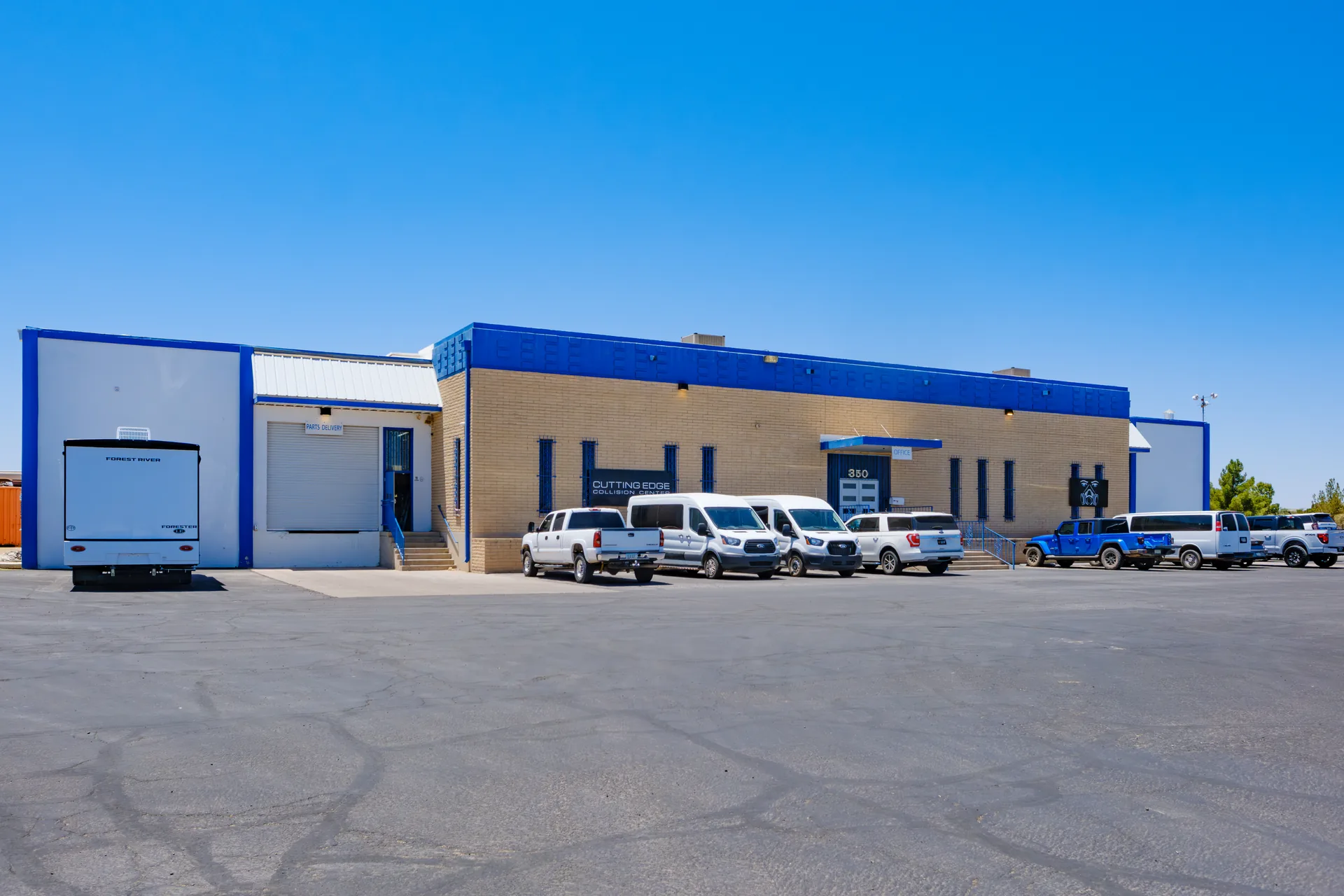 Cutting Edge Collision Center facility in Tucson, Arizona